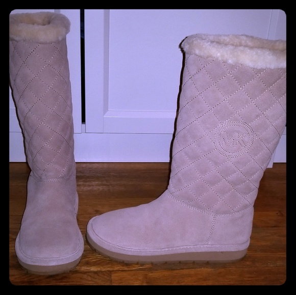 Michael Kors shearling boots - Picture 1 of 4
